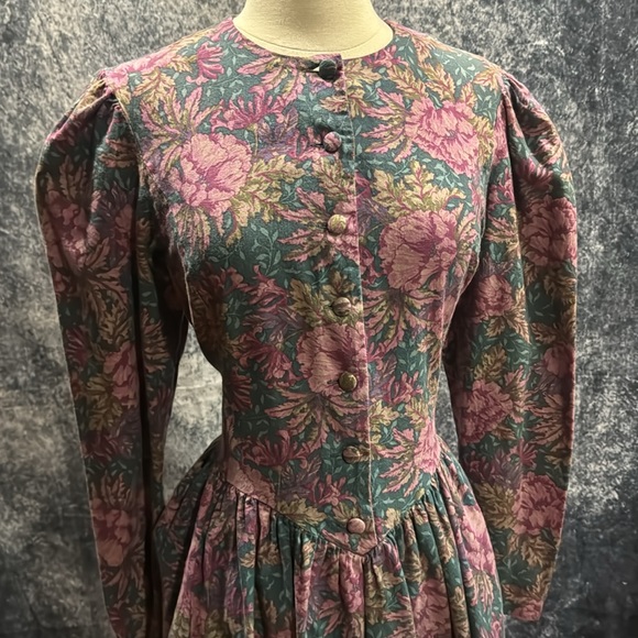 Vintage Laura Ashley cotton wool floral tapestry dress w long sleeves - Picture 3 of 9